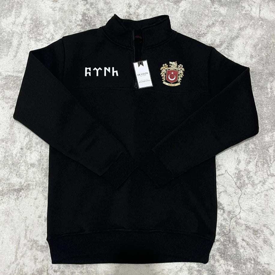 Göktürk Alfabesi Tasarımlı Yarım Fermuarlı Sweatshirt – Kalın 3 İplik Kışlık Kumaş