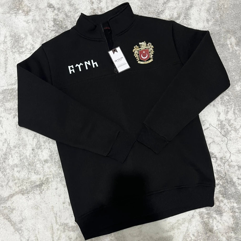 Göktürk Alfabesi Tasarımlı Yarım Fermuarlı Sweatshirt – Kalın 3 İplik Kışlık Kumaş