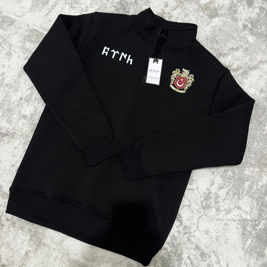 Göktürk Alfabesi Tasarımlı Yarım Fermuarlı Sweatshirt – Kalın 3 İplik Kışlık Kumaş