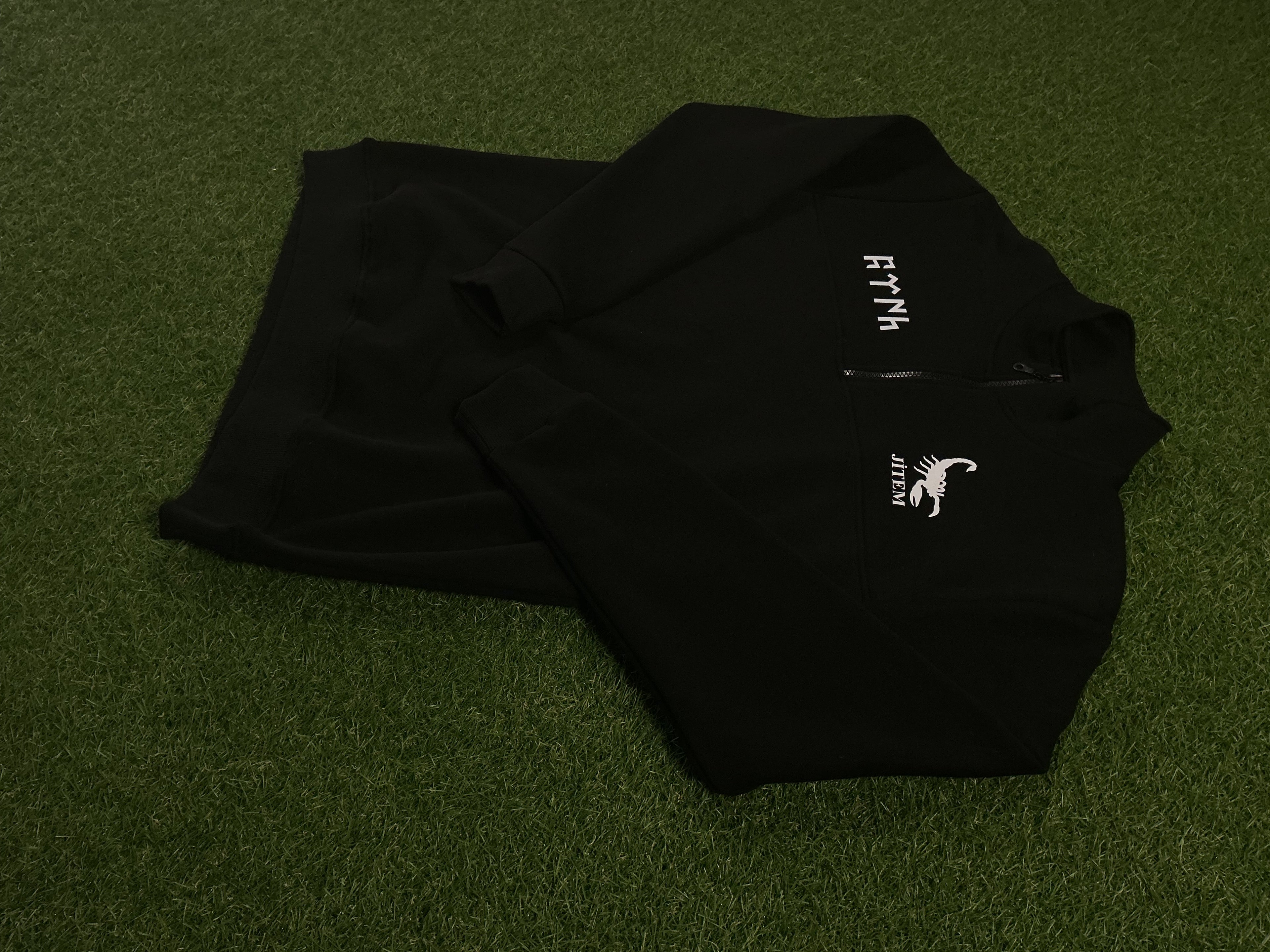 JİTEM Yarım Fermuarlı Sweatshirt –| Güçlü ve Dikkat Çekici Tasarım  JTM1